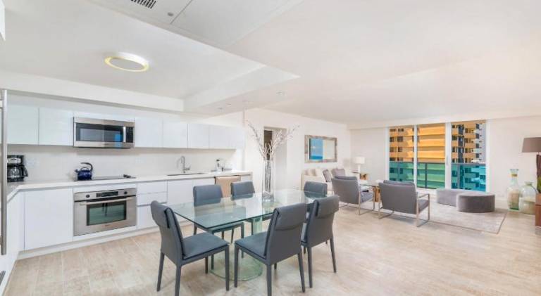Oceanfront Private Condo at 1 Hotel & Homes -1019 — photo 4
