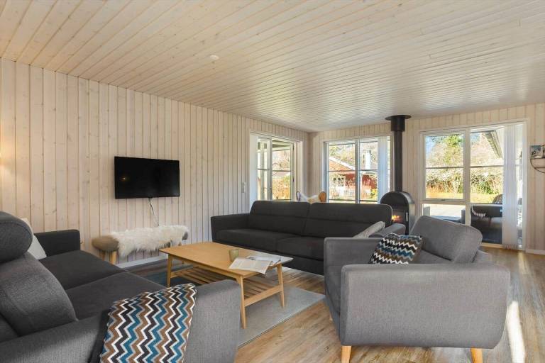 Vacation home with terrace & barbecue — photo 4