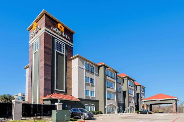 La Quinta Inn & Suites by Wyndham Fort Worth Eastchase