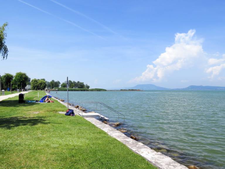 Lägenhet Balatonboglár