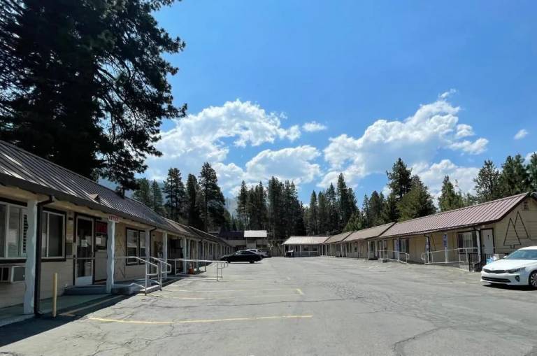 Motel  Stateline