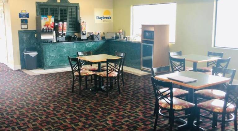 Days Inn & Suites by Wyndham Stuttgart — photo 4