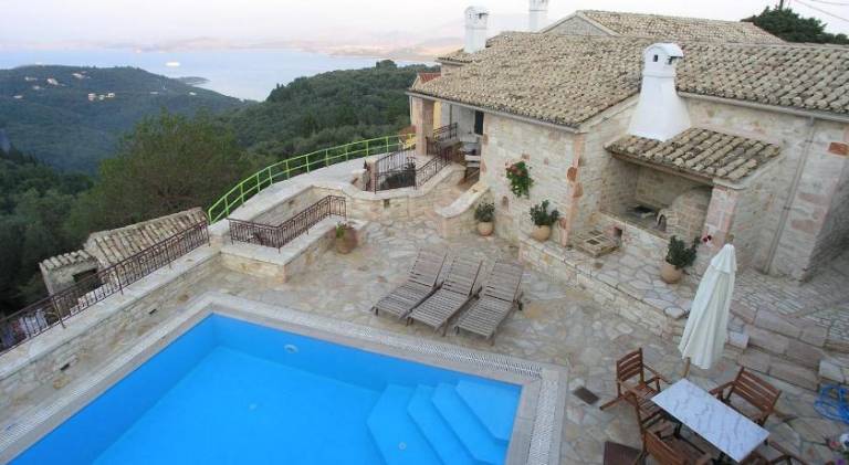 Villa with yard, patio & private pool in Corfu