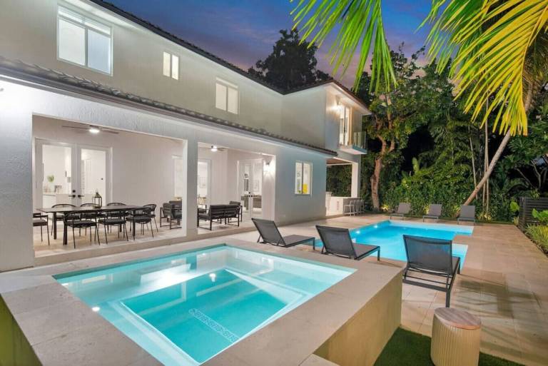 Villa  South Miami