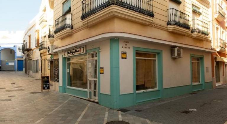 Rental apartment with patio in Ayamonte