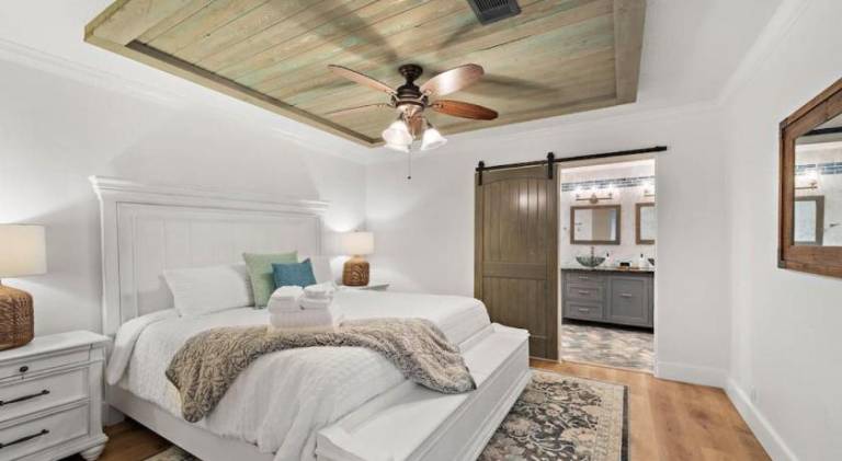 Fully equipped vacation home with private pool, garden & BBQ | Perfect for remote work | Pet-friendly — photo 2