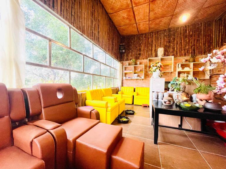 Villa with yard, pool & BBQ | Water view | Perfect for remote work — photo 4