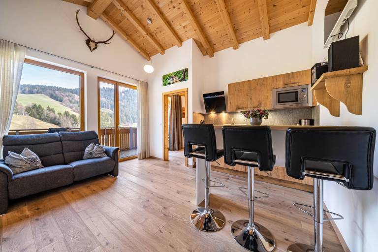 Apartment "Eggerhof Suite" with Mountain View, Lake Access & Wi-Fi in Avelengo