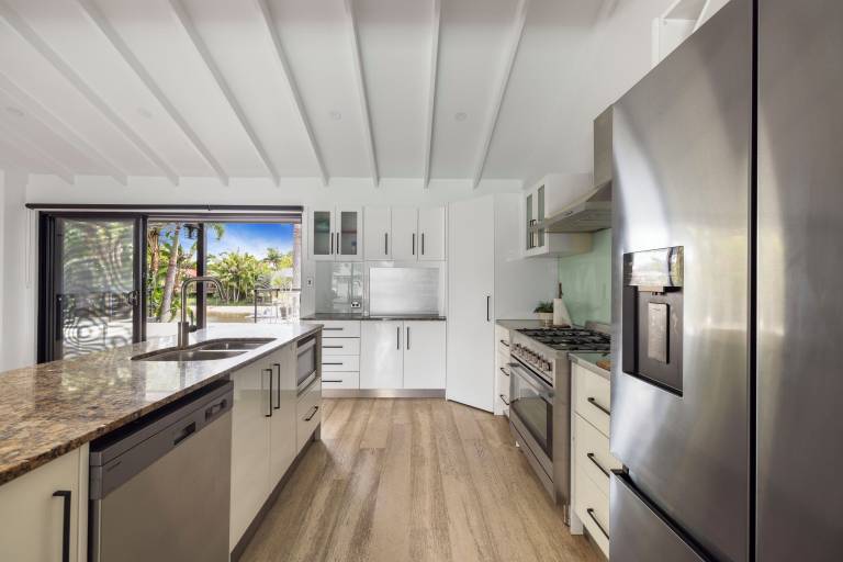 House  Benowa