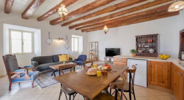 Vacation home with patio | Suitable for remote work | Pet-friendly — photo 2