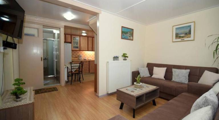 Plataneli House in Lesvos
