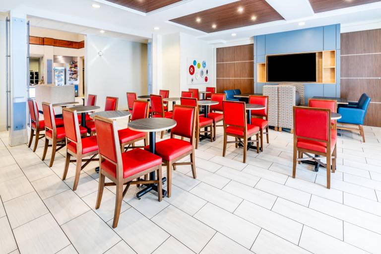 Holiday Inn Express & Suites Denver North - Thornton By IHG — photo 4