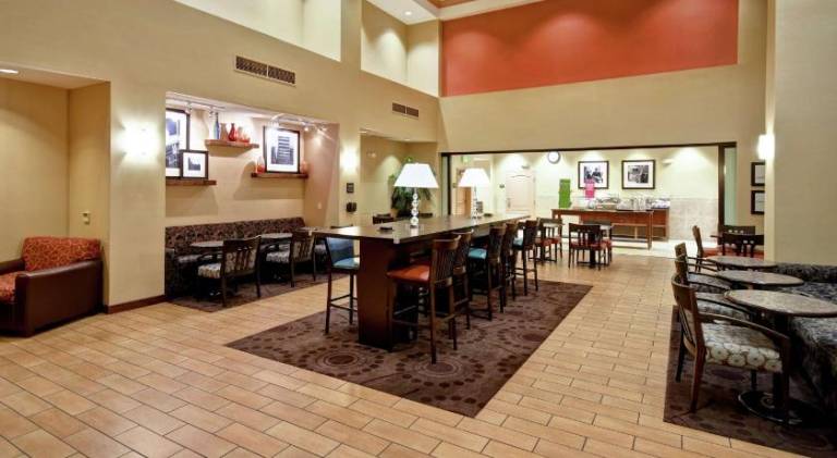 Hampton Inn & Suites Folsom — photo 4