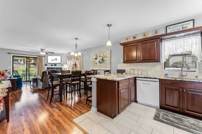 Fully equipped condo with pool & hot tub | Pet-friendly — photo 2
