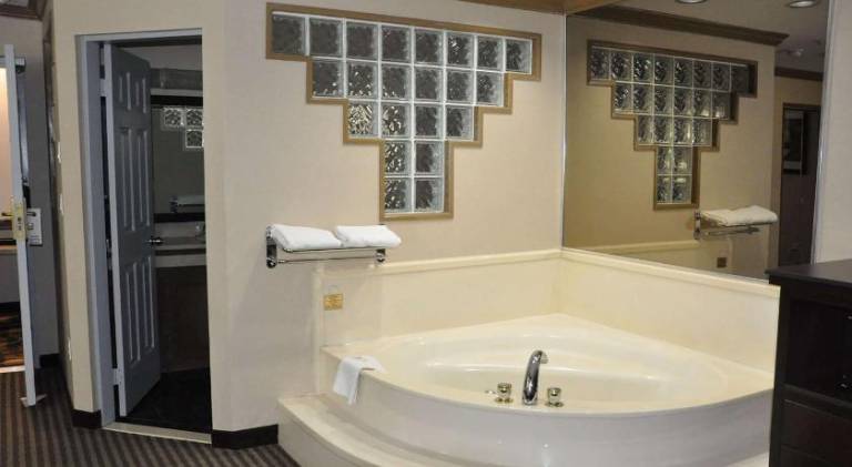 Ramada by Wyndham Abbotsford — photo 5