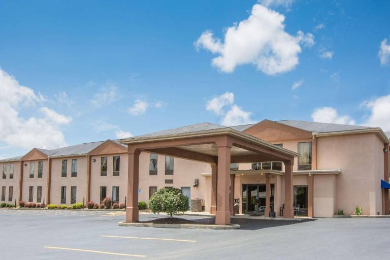 Howard Johnson by Wyndham Beckley in Beckley, WV