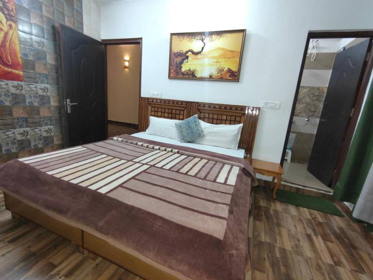 Snowfall View In Kasauli by Splendid Hotels — photo 3