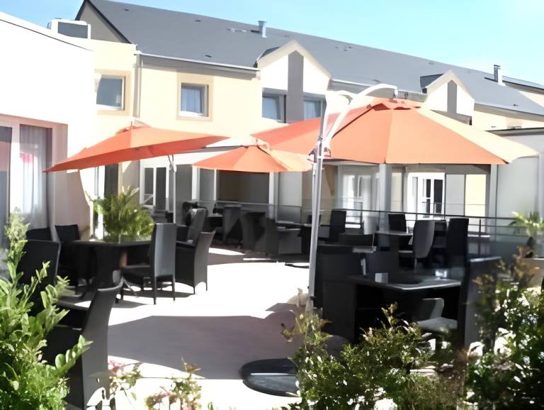 Hotel Restaurant Inter Hotel Otelinn in Saint-Contest