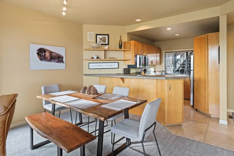 Child-friendly pleasant condo with pool & patio | Pet-friendly — photo 4
