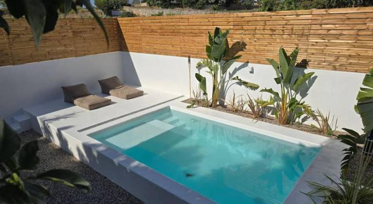 Villa with garden, patio & private pool in Setubal