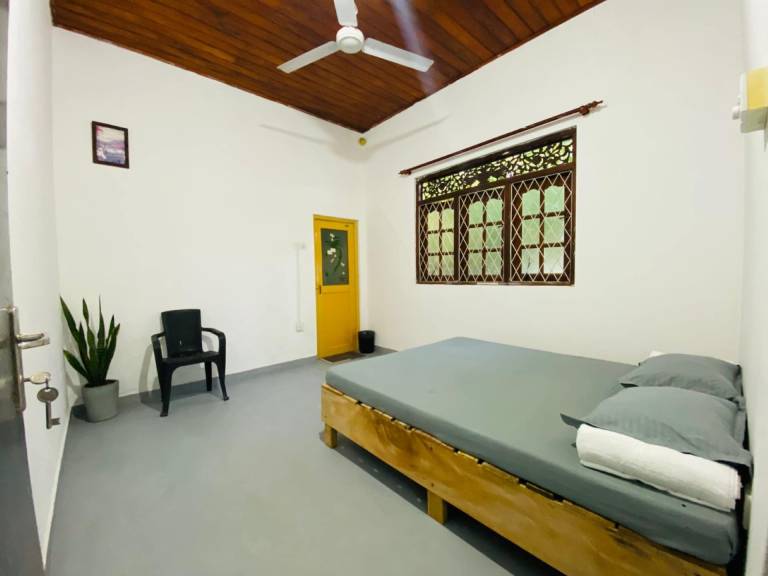 Hostel Polhena