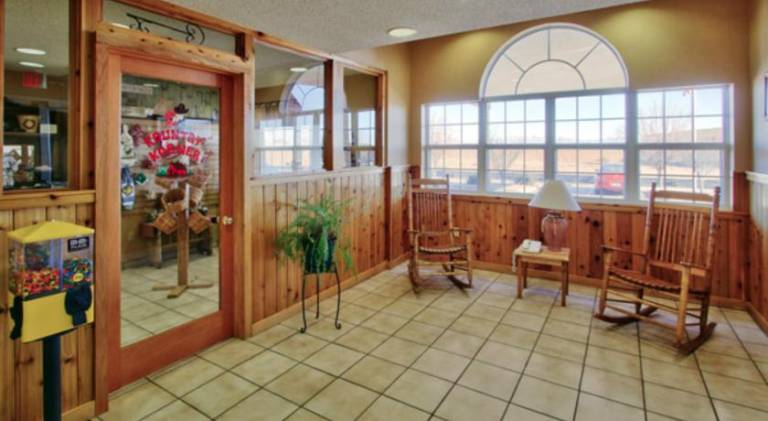 Western Skies Inn & Suites — photo 3