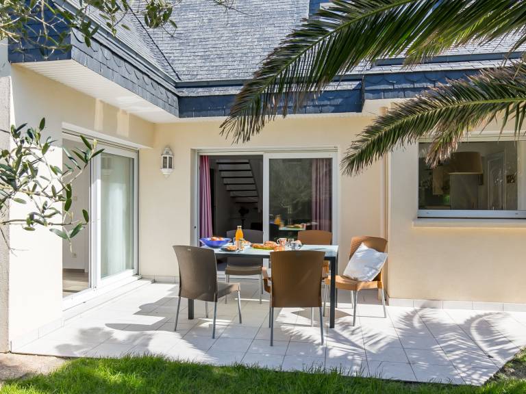 Fully equipped vacation home with garden, patio & barbeque | Beach nearby | Pets allowed — photo 2
