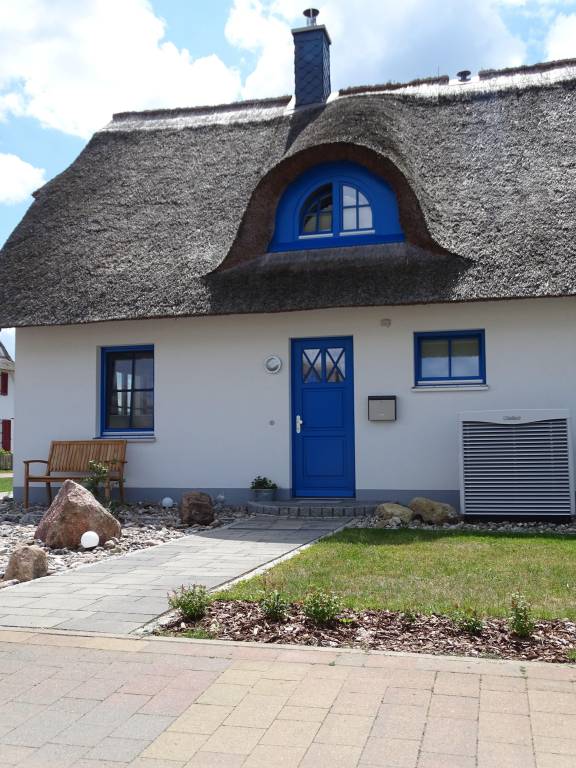 Children-friendly house with terrace, barbecue & yard | Pets are welcome in Wismar