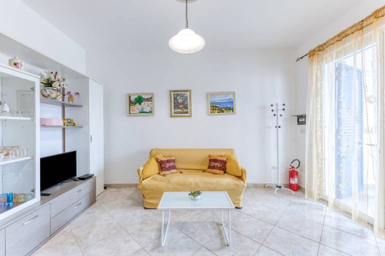 Holiday Home 'Villetta Pitagora' with Private Terrace and Air Conditioning — photo 4