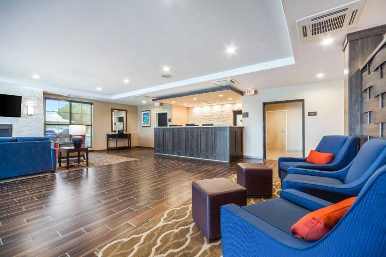 Comfort Inn & Suites North Platte — photo 2