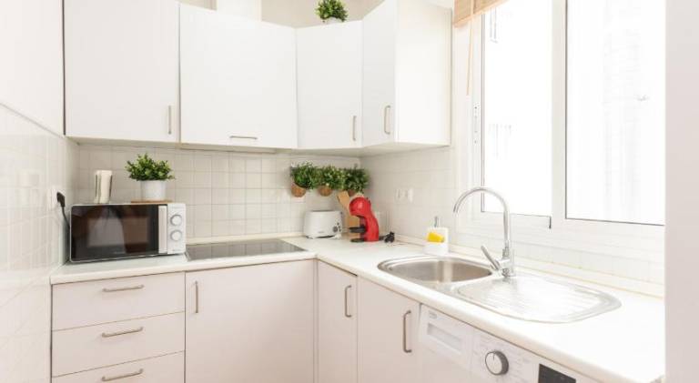 Pleasant apartment | Close to Torre del Oro | Pet-friendly — photo 2