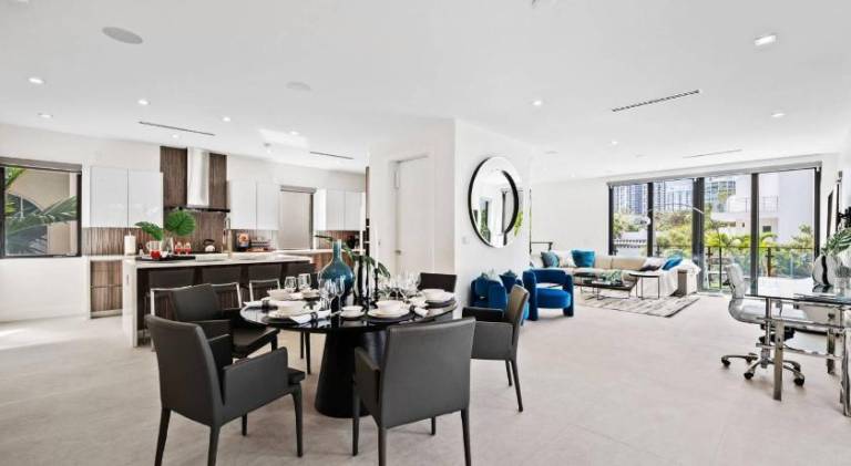 Vacation home with pool | Near Las Olas Boulevard — photo 5