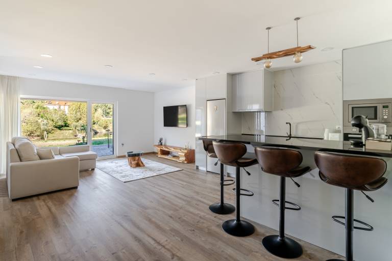 Holiday Home 'Serração T1' with Lake View, Wi-Fi and Air Conditioning in Braga
