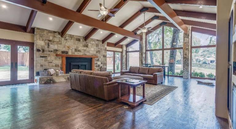 DFW Large Vacation Retreat with Private Pool and Hot Tub — photo 5