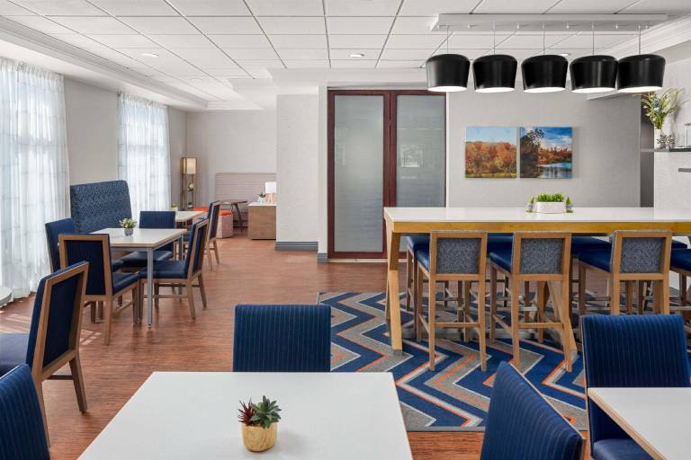 Hampton Inn Fairmont — photo 3