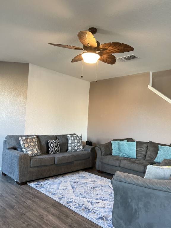 Child-friendly ample house with yard | Pets are welcome — photo 2