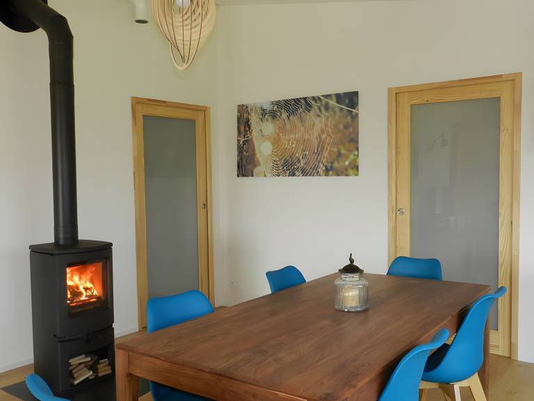 Fully equipped pleasant vacation home with barbeque, terrace & yard | Garden view | Pets allowed — photo 5