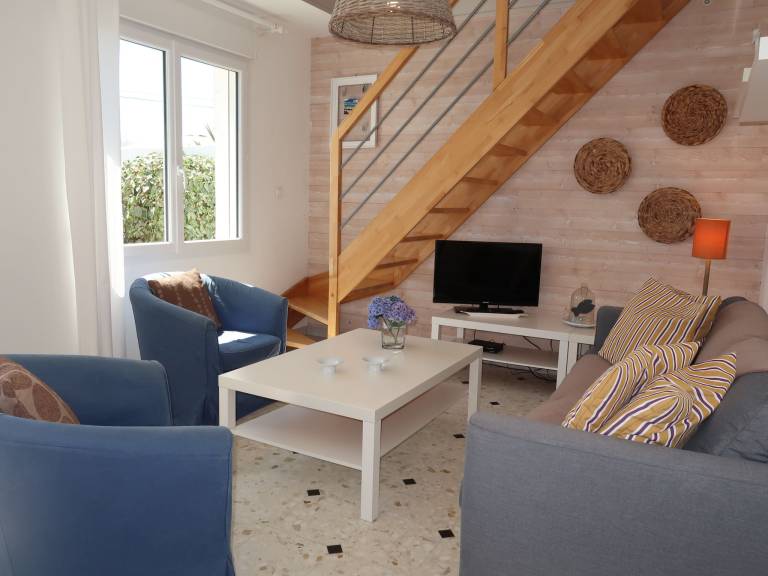 Vacation home with barbecue, patio & yard | Pet-friendly — photo 3