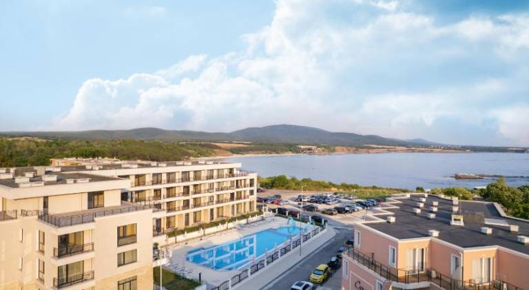 Serviced apartment with pool, garden & terrace | Beach nearby | Dogs allowed — photo 4