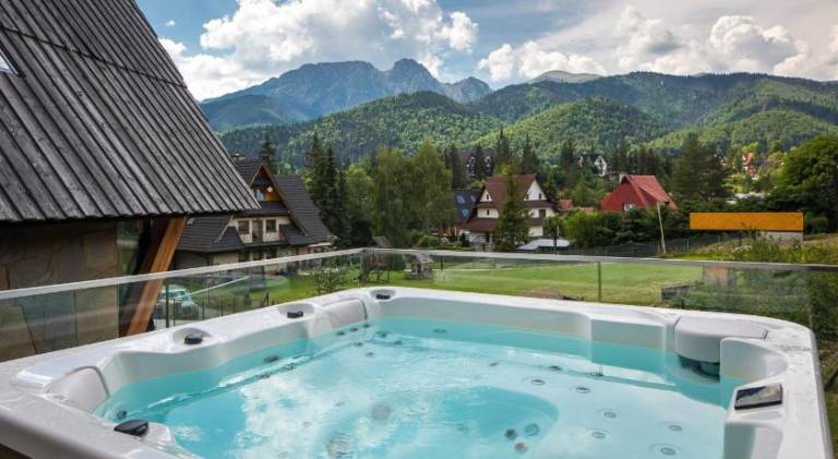 Villa with jacuzzi — photo 5