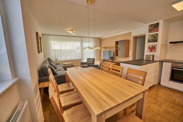 Family-friendly rental apartment with patio, garden & barbeque | Mountain view | Pet-friendly — photo 5