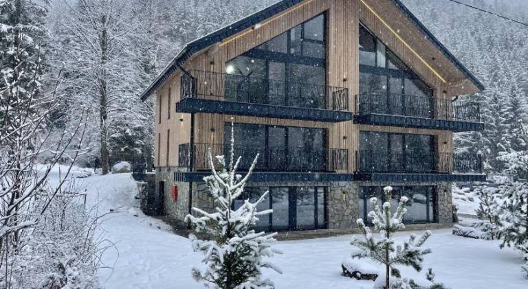 Serviced apartment with terrace, jacuzzi & sauna in Demanovska Dolina