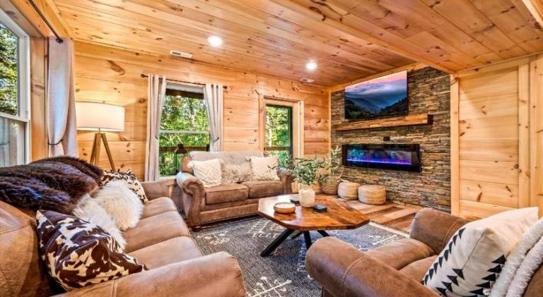 Spacious vacation home | Perfect for remote work | Pets are welcome — photo 2