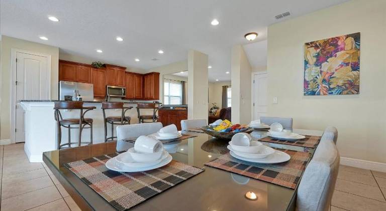 Villa with pool & hot tub — photo 4