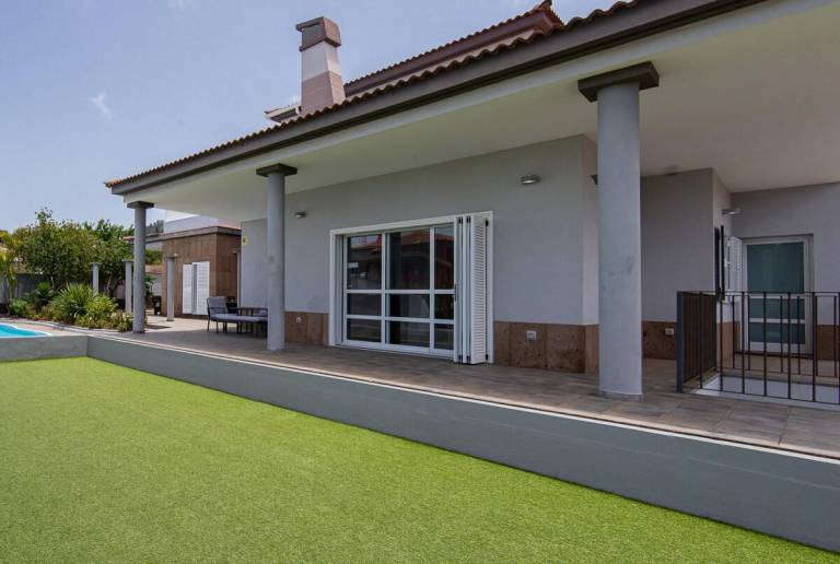 Fully equipped charming villa with jacuzzi, pool & garden | Suitable for remote work | Dogs allowed — photo 5