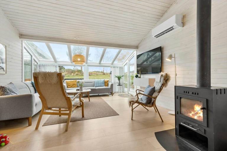 House with patio & barbeque — photo 4