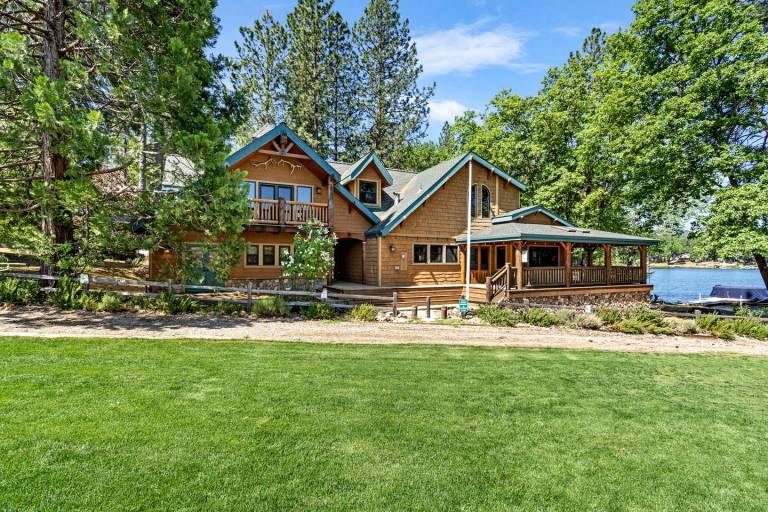 House Groveland