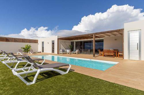 Villa  La Oliva
