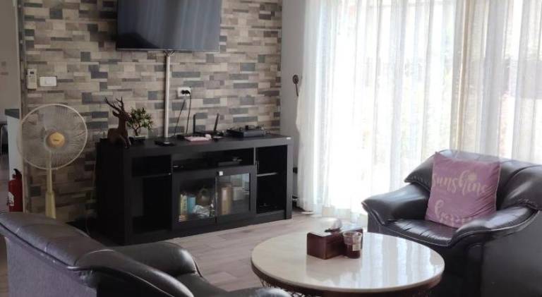 Apartment with pool — photo 4