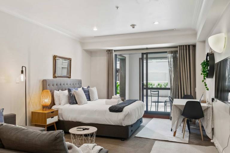 Heritage Haven by viaduct CBD pool gym tennis